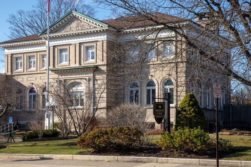 The library front on a sunny spring day, before the renovation
